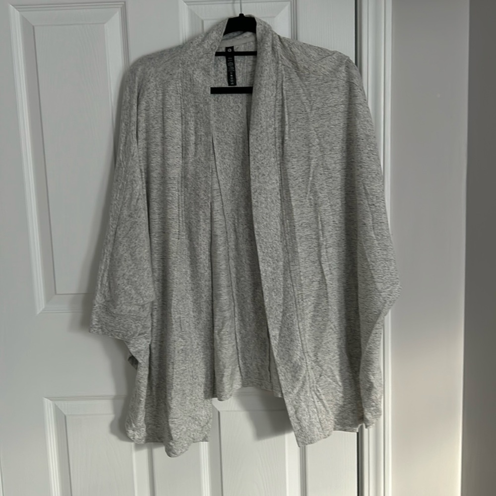 90 Degrees Athleisure Xl Light grey open cardigan.